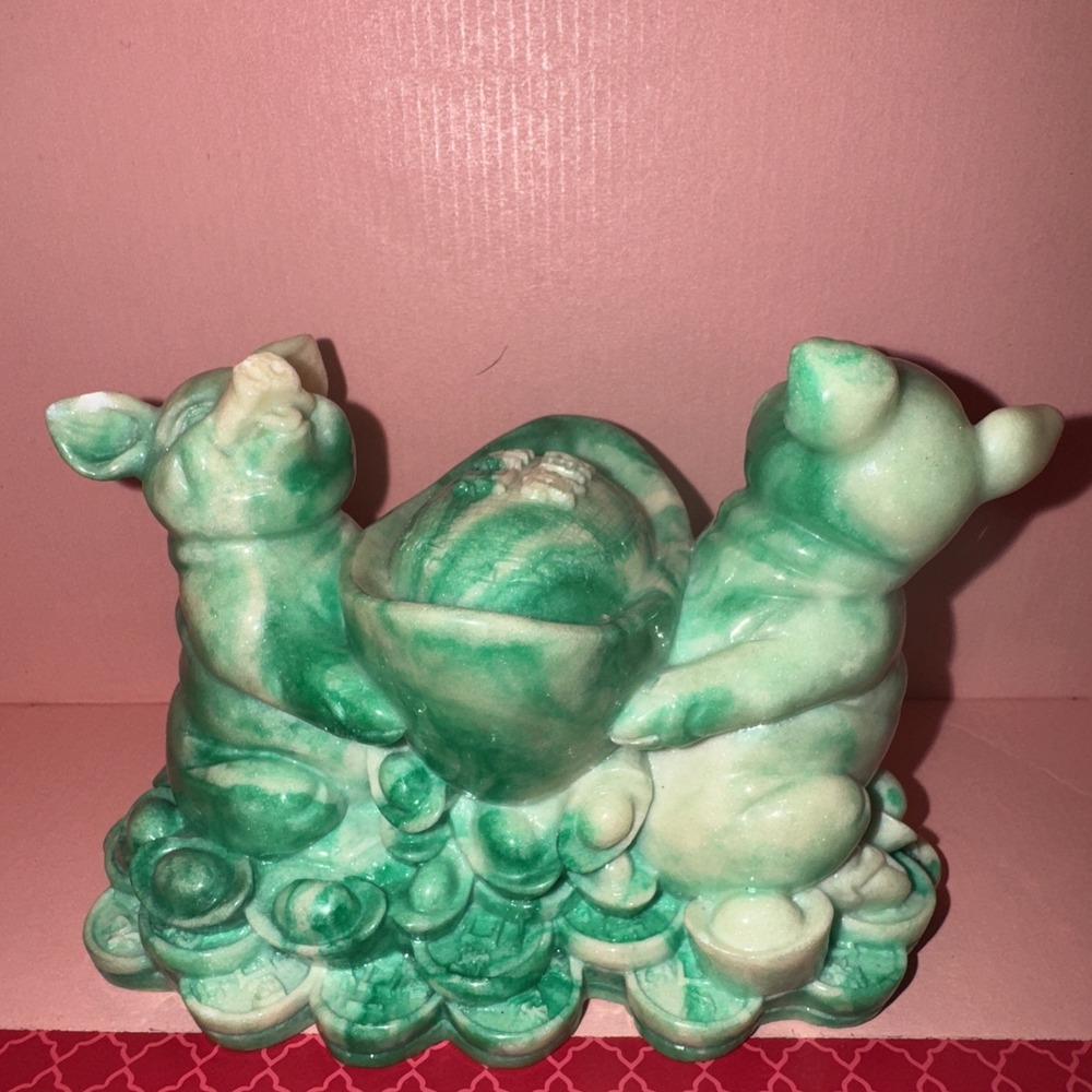 Vintage Green Jade‎ White Color Resin Chinese Feng Shui Pigs Figurine Prosperity